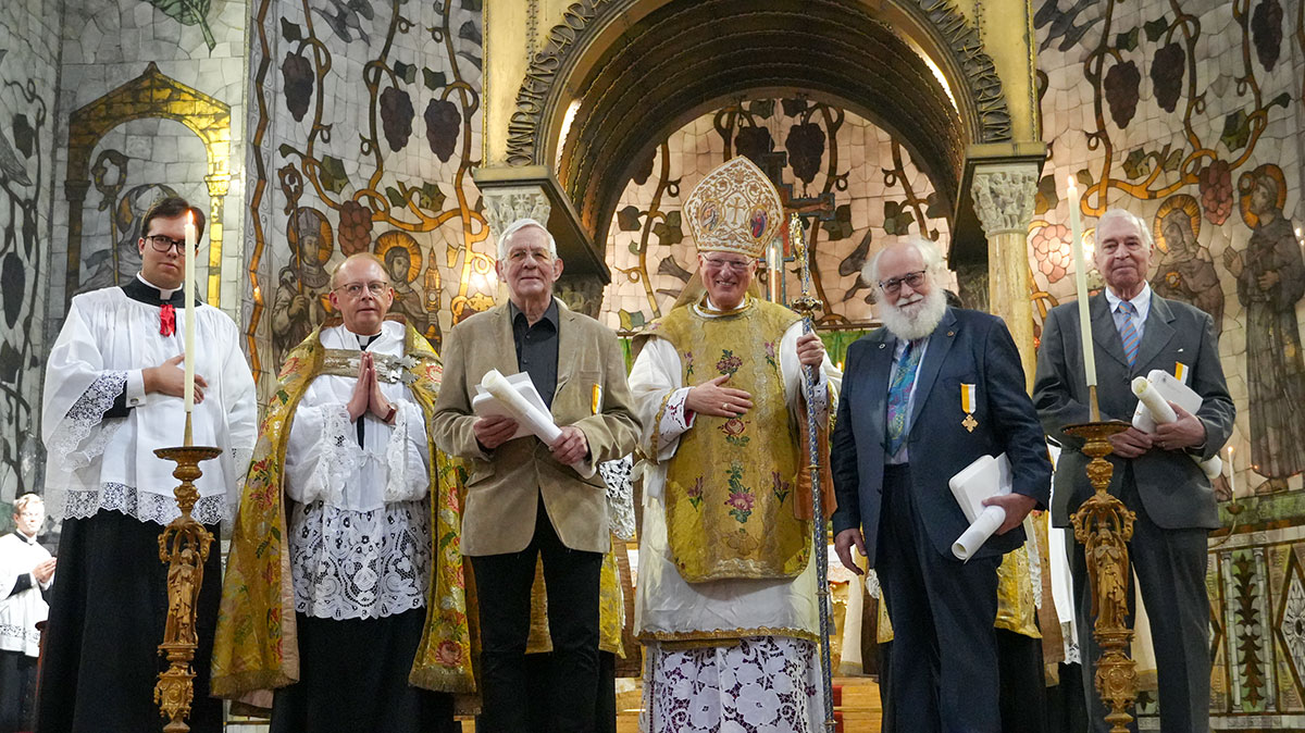 Uitreiking van de pauselijke onderscheiding Benemerenti in de Sint Agneskerk